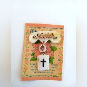 Vintage WWII 1940 MOTHER Shell Pin MOP Dangle Cross On Original Card